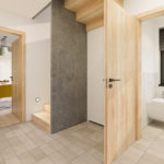 ST Easy 50 – KGH Wien Flur mit Blick auf Treppe, Toilette und Küche